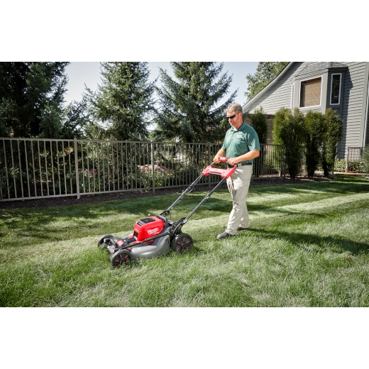 Milwaukee M18 FUEL 2823-22HD 21-Inch Self-Propelled Lawn Mower Kit with 2 HD12.0 Batteries and Charger
