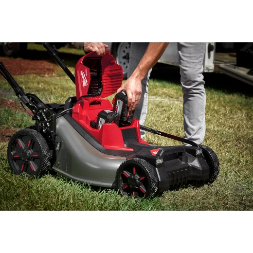 Milwaukee M18 FUEL 2823-22HD 21-Inch Self-Propelled Lawn Mower Kit with 2 HD12.0 Batteries and Charger